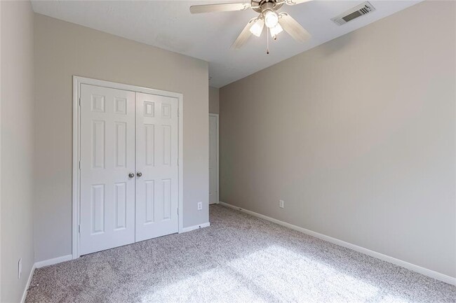 Building Photo - 725 Cedarwood Dr