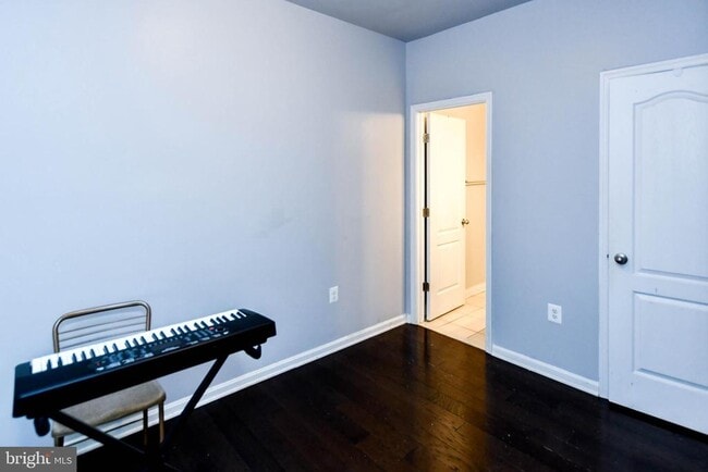 Building Photo - 608 Parkside Pl NE