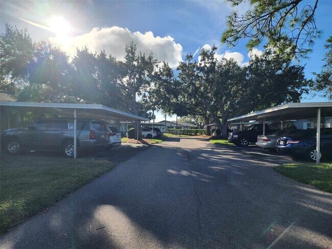 Building Photo - 1102 Halton Ct