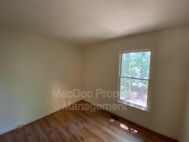 Building Photo - 507 Montgomery Dr