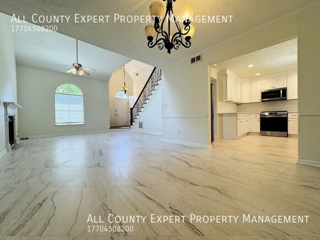 Building Photo - 2290 Honeycomb Ct