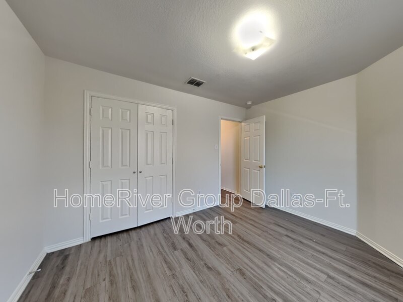 Building Photo - 803 Dover Park Trail