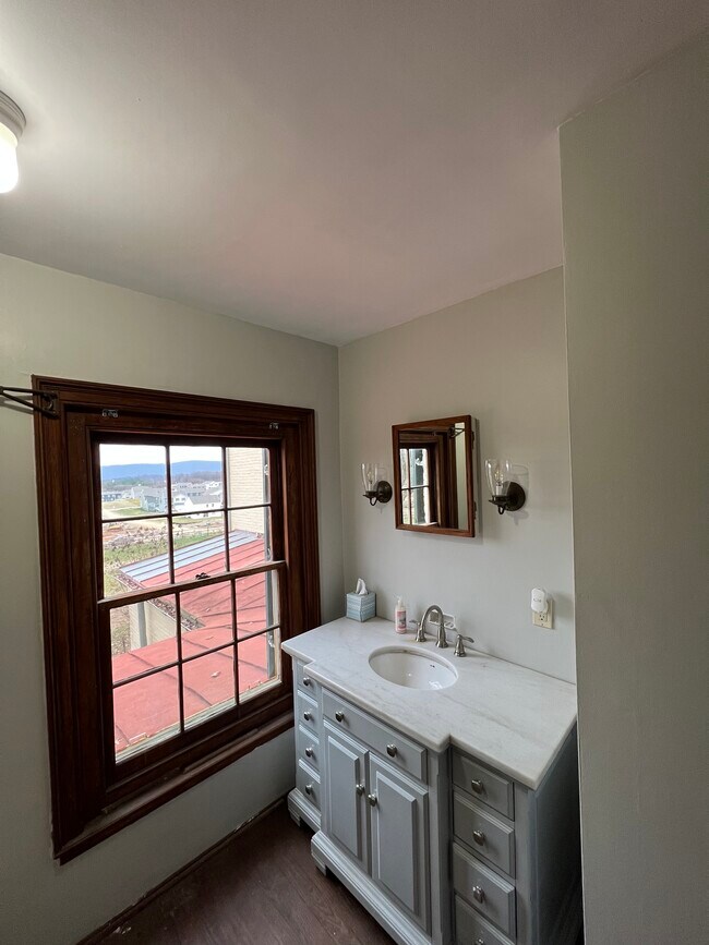 Building Photo - 76 Belvedere Farm Ln