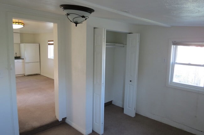 Building Photo - 2105 3rd Ave