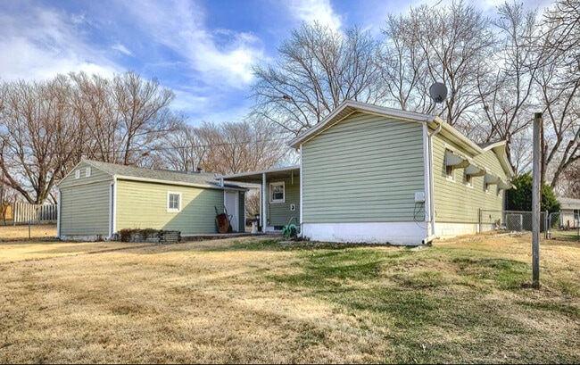 Building Photo - 7826 Parker St