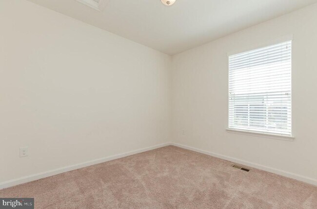 Building Photo - 172 Drexel Ct