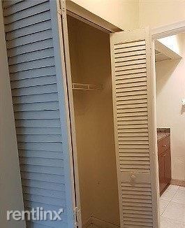 Building Photo - 3 br, 2 bath Townhome - 7640 SW 10th St B