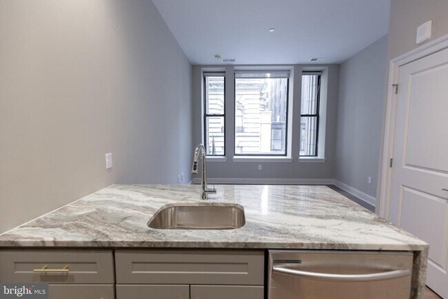 Building Photo - 1411 Walnut St