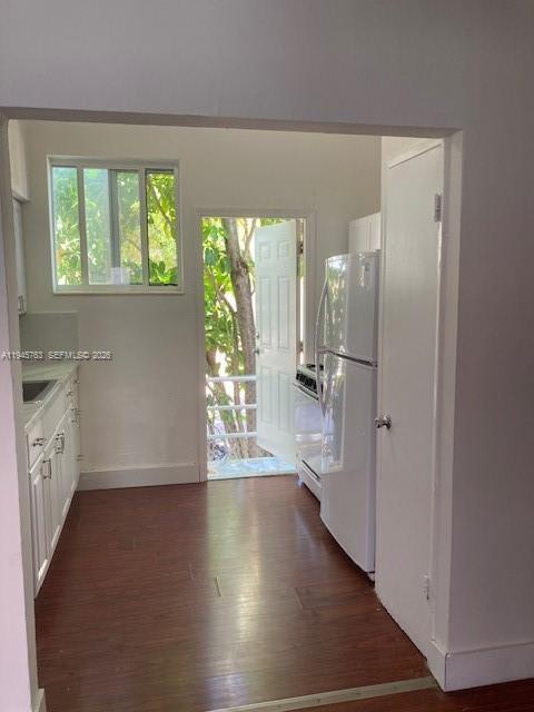 Building Photo - 7421 Carlyle Ave