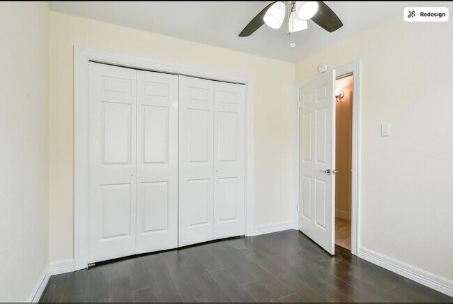 Building Photo - 6325 Southwood Ct N