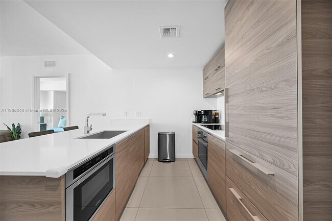 Building Photo - 1300 S Miami Ave