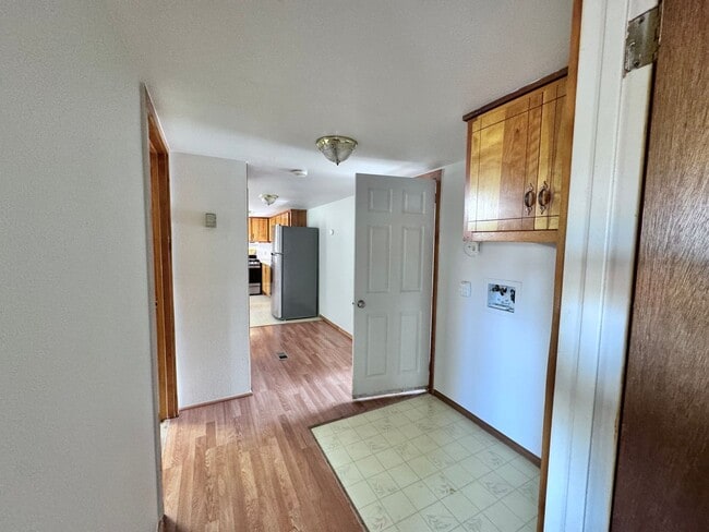 Building Photo - Lovely Evergreen Home