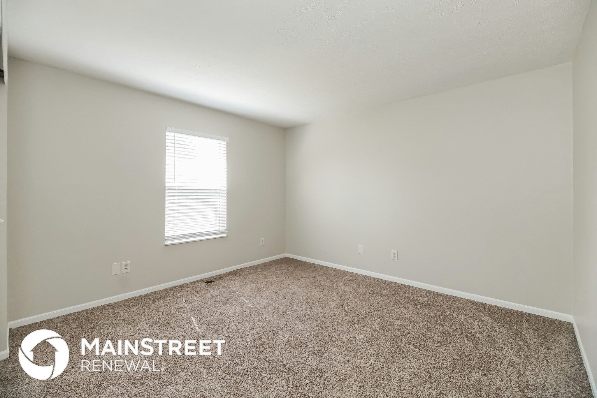 Building Photo - 1574 Autumn Village Dr