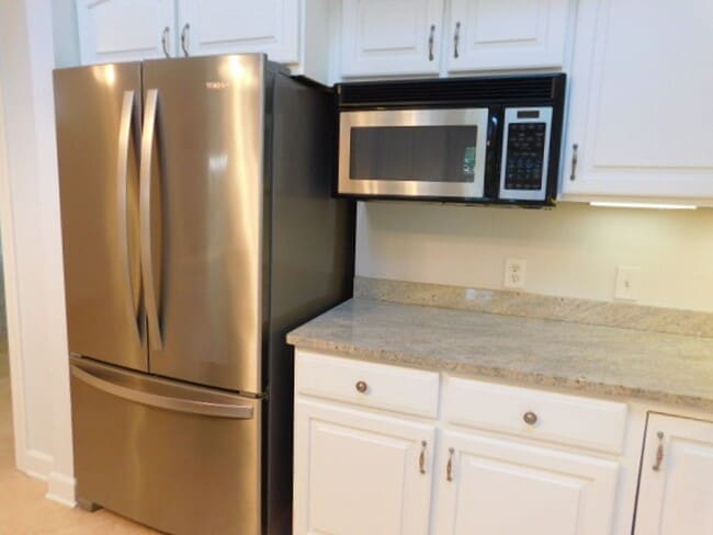Building Photo - Expansive Unfurnished Spanish Wells Home Available for Rent