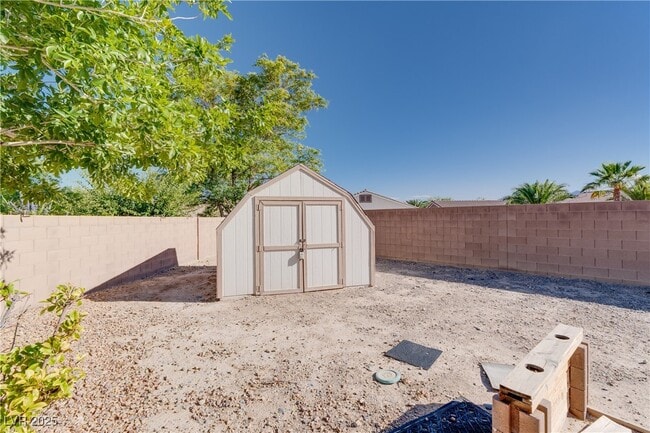 Building Photo - 10226 Clarks Creek St