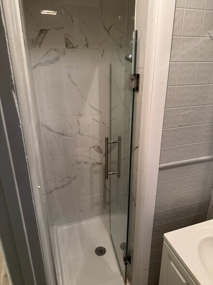 Building Photo - 7601 E 108th St