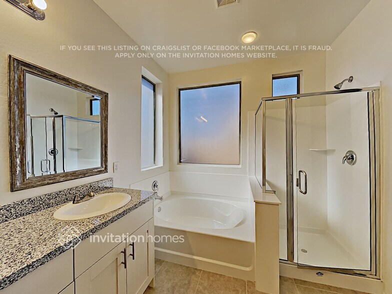 Building Photo - 15206 W Port Royale Ln