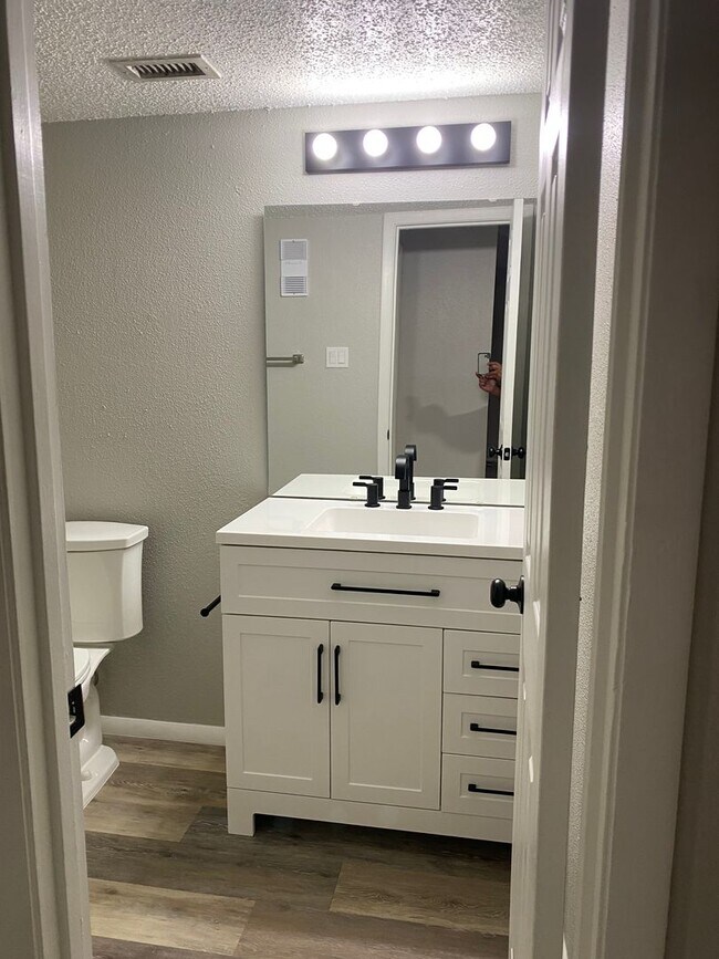 Building Photo - 3756 Idlebrook Cir