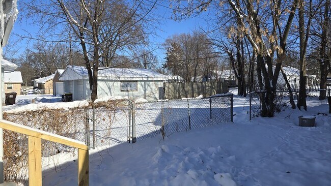 Building Photo - 2914 Sewell St