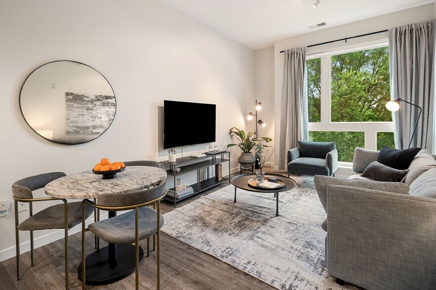 Building Photo - 240 Congress Ave