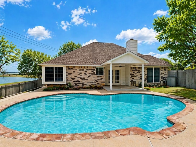 Building Photo - PRIVATE POOL PERFECT FOR A TEXAS SUMMER!