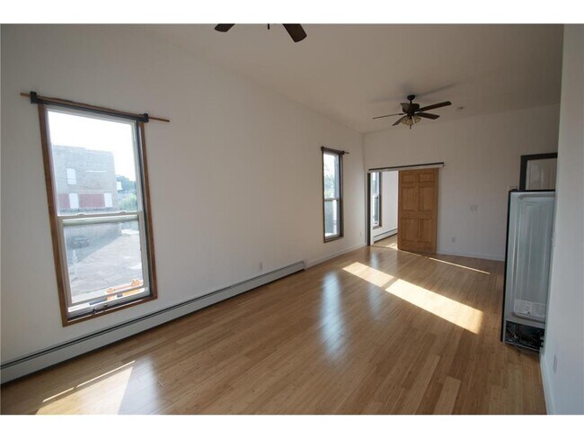 Building Photo - 25 E 26th St