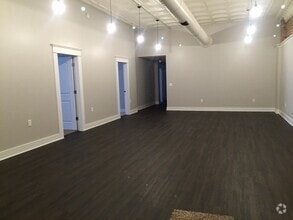 Building Photo - ATTENTION STUDENTS: 4 BEDROOM DOWNTOWN APA...