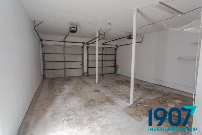 Building Photo - 1201 Kings Ct