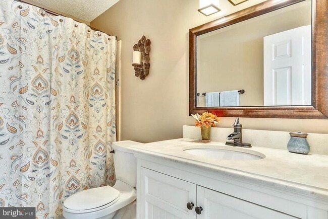 Building Photo - 1417 Newport Spring Ct