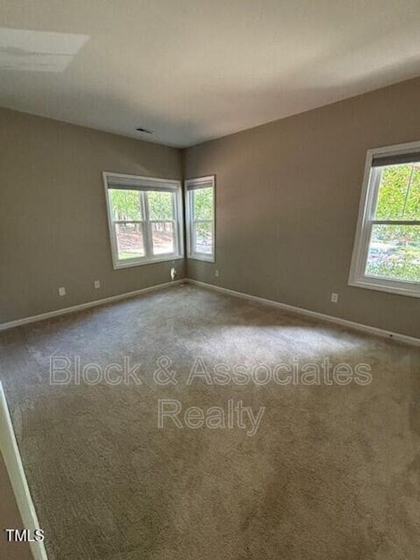 Building Photo - 6000 Winterpointe Ln