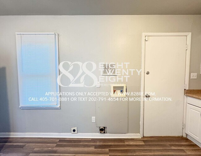 Building Photo - Charming 2 Bedroom/1 Bathroom Single Famil...