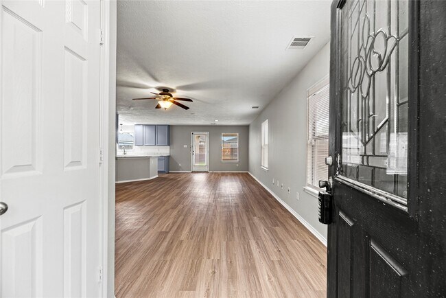 Building Photo - 7606 Hillsdale Park Ct