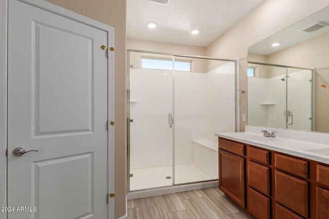 Building Photo - 12436 W Myrtle Ct