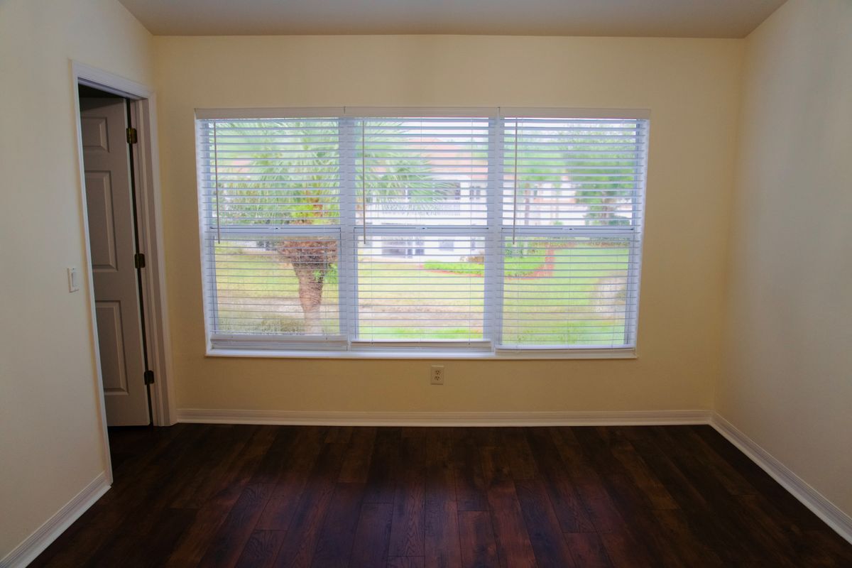 Building Photo - 1260 Oxford Ln