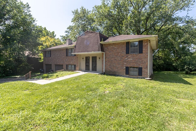 Building Photo - 2008 Juniper Dr