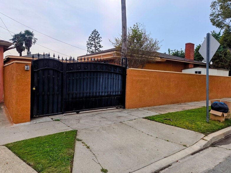 Building Photo - 12912 St Andrews Pl