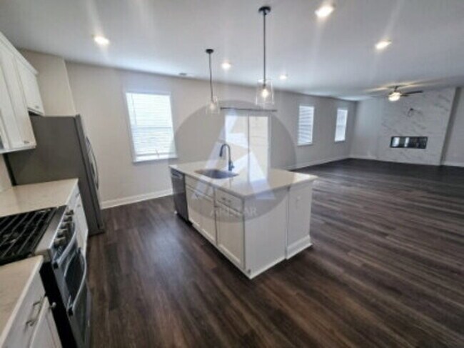 Building Photo - 19 Rushing View Glen