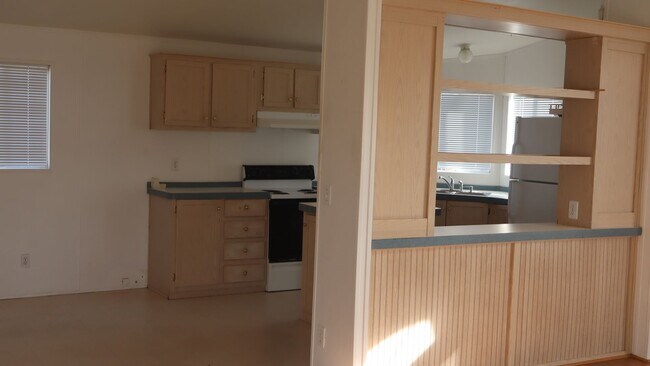 Building Photo - NICE MANUFACTURED HOME!