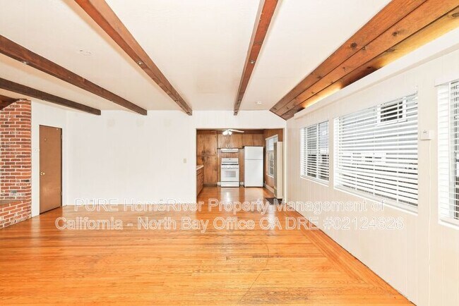 Building Photo - 420 Carrillo St