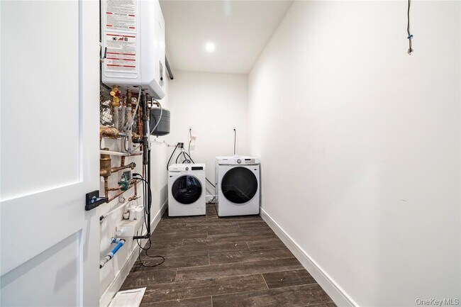 Building Photo - 622 W Penn St