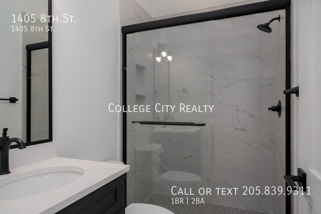 Building Photo - 1405 8th St