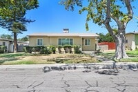 Building Photo - 677 N Tulare Way