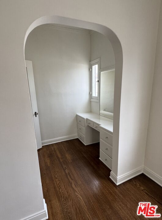 Building Photo - 326 1/2 N Sycamore Ave