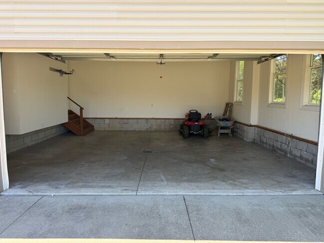 Building Photo - 1686 Sandy Lake Rd