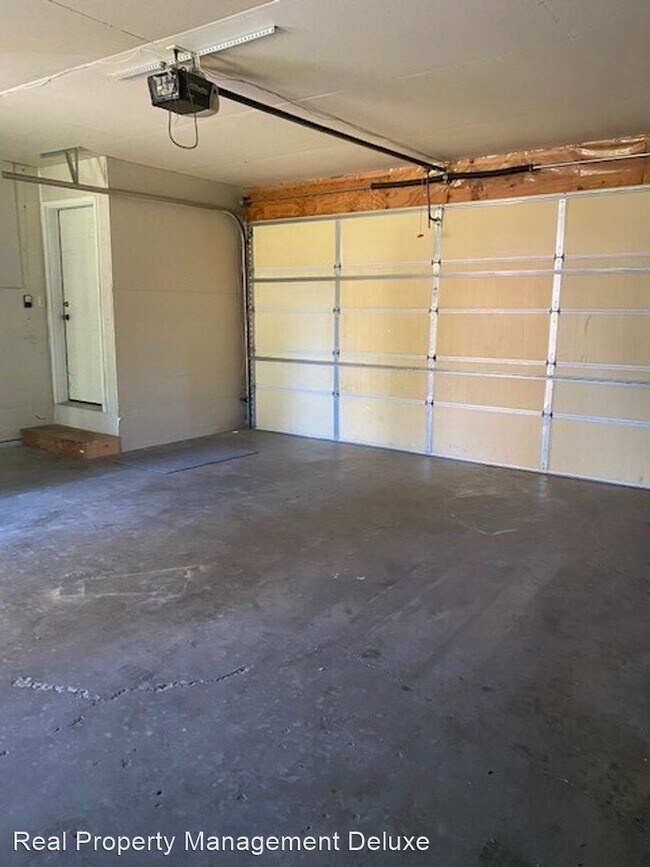 Building Photo - 4 br, 2 bath House - 15199 Warrior Ave