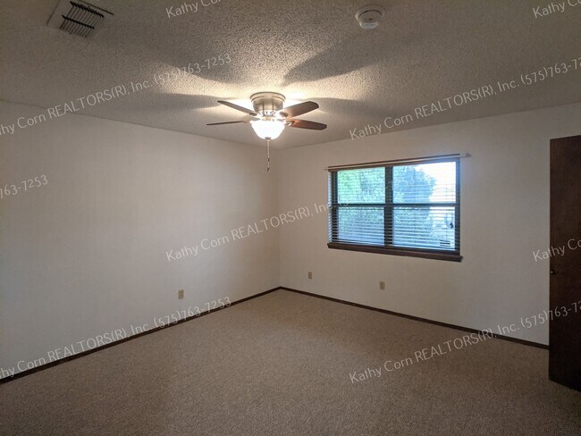 Building Photo - Spacious Luxury in Colonial Park