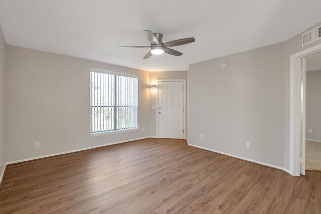 Building Photo - Charming  Updated 2BR- 2  BATH FOOTHILLLS CONDO