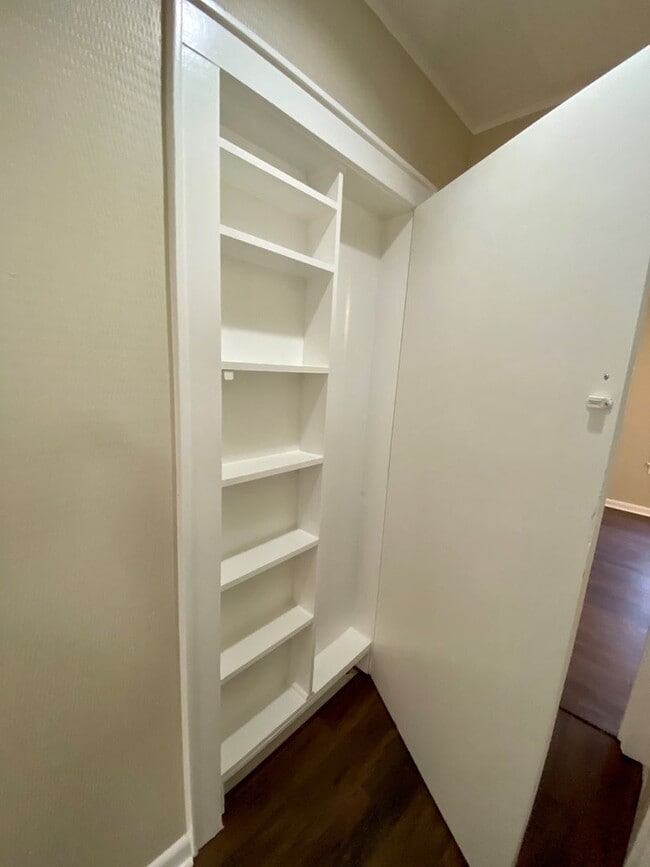Building Photo - South Highlands Bungalow for Lease | 71104...