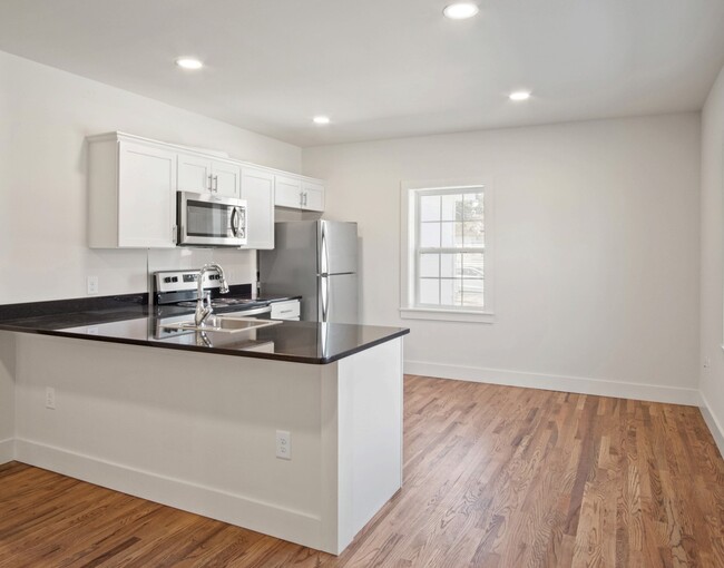 Building Photo - Graham Apartments