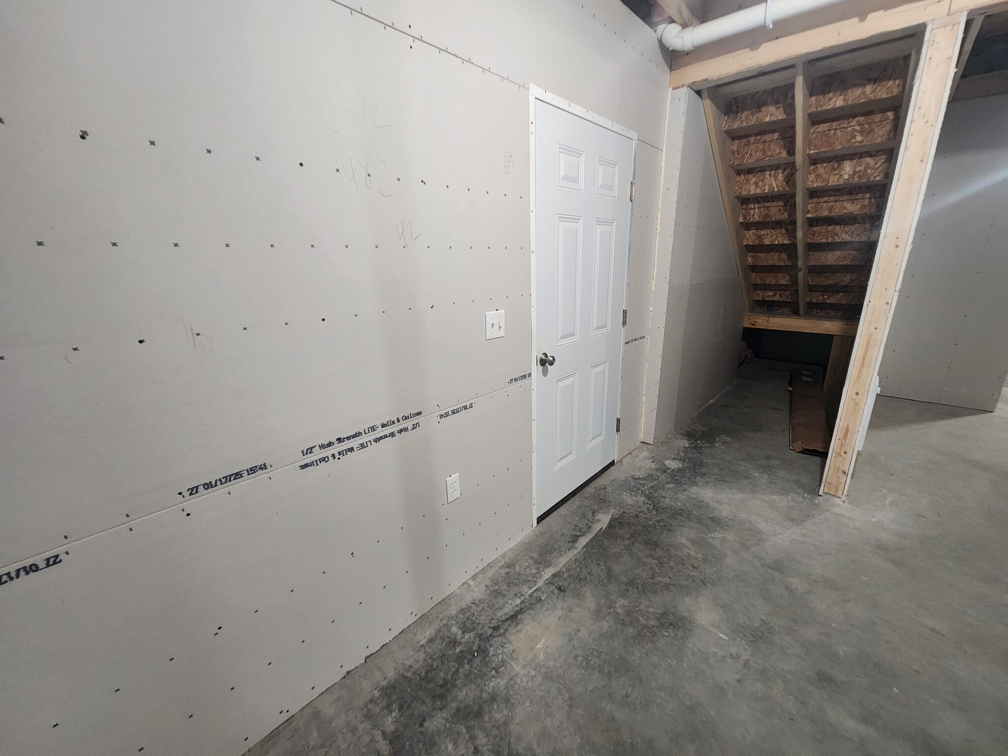 Building Photo - 69 Ivan Dr